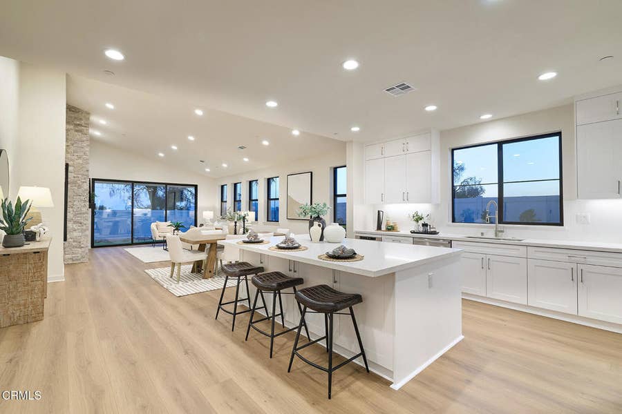 Property photo for 16 W Pine Street, Altadena, CA