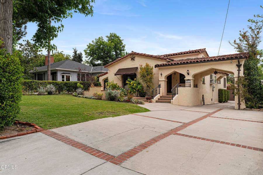 Property photo for 4812 La Canada Boulevard, La Canada Flintridge, CA