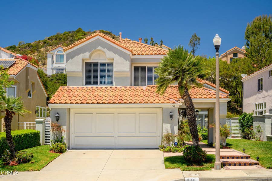 Property photo for 916 Calle Del Pacifico, Glendale, CA