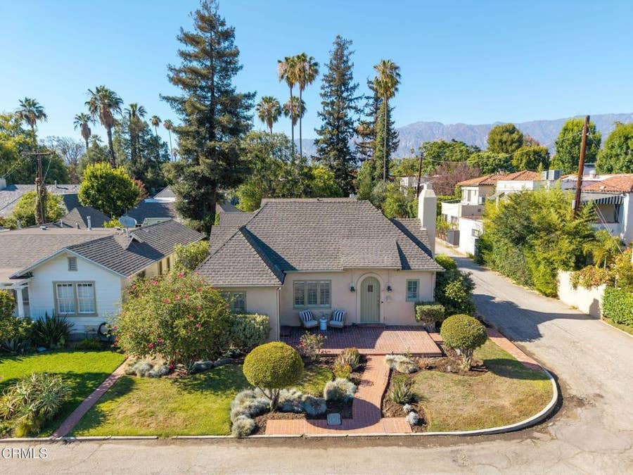 Property photo for 15 Oak Knoll Gardens Drive, Pasadena, CA