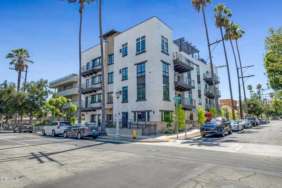 Property photo for 139 S Oak Knoll Avenue, #103, Pasadena, CA