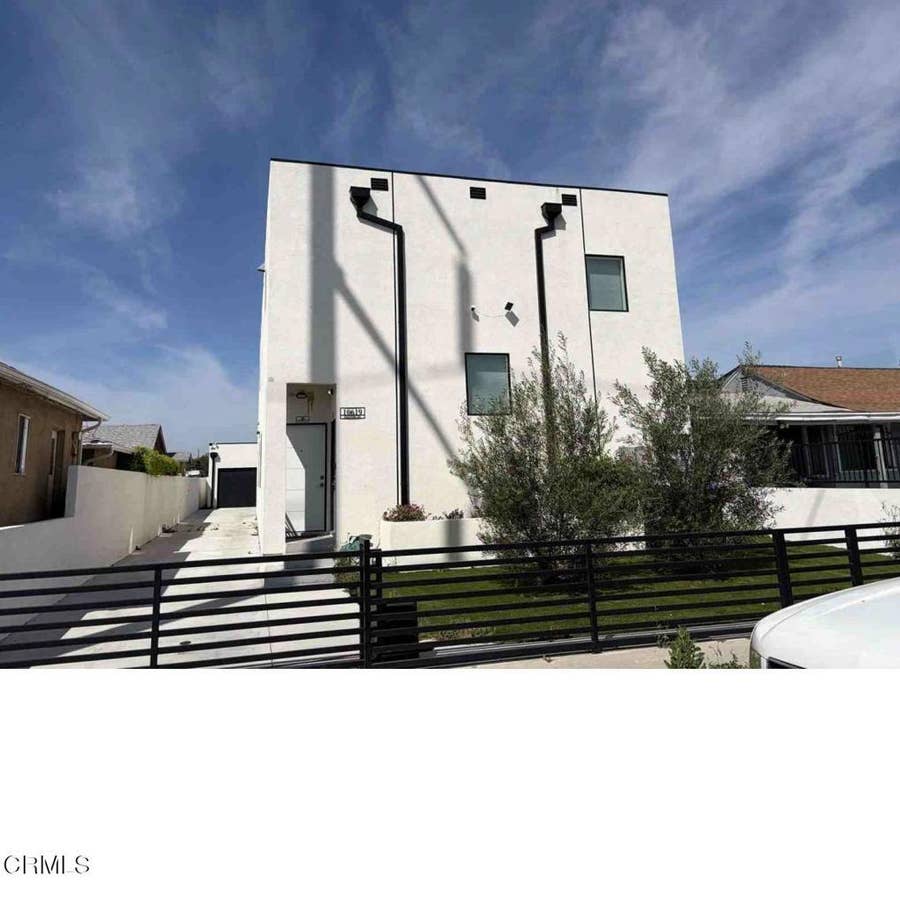 Property photo for 10619 S Felton Ave Avenue, Inglewood, CA