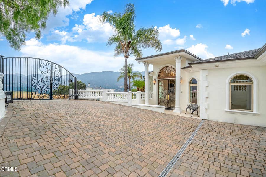 Property photo for 450 Palmerstone Drive, La Canada Flintridge, CA