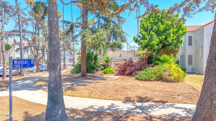 Property photo for 4357 Victoria Park Drive, Los Angeles, CA