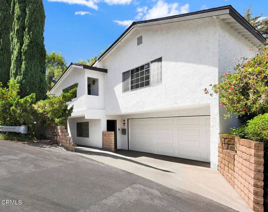Property photo for 1827 Oak Tree Drive, Los Angeles, CA