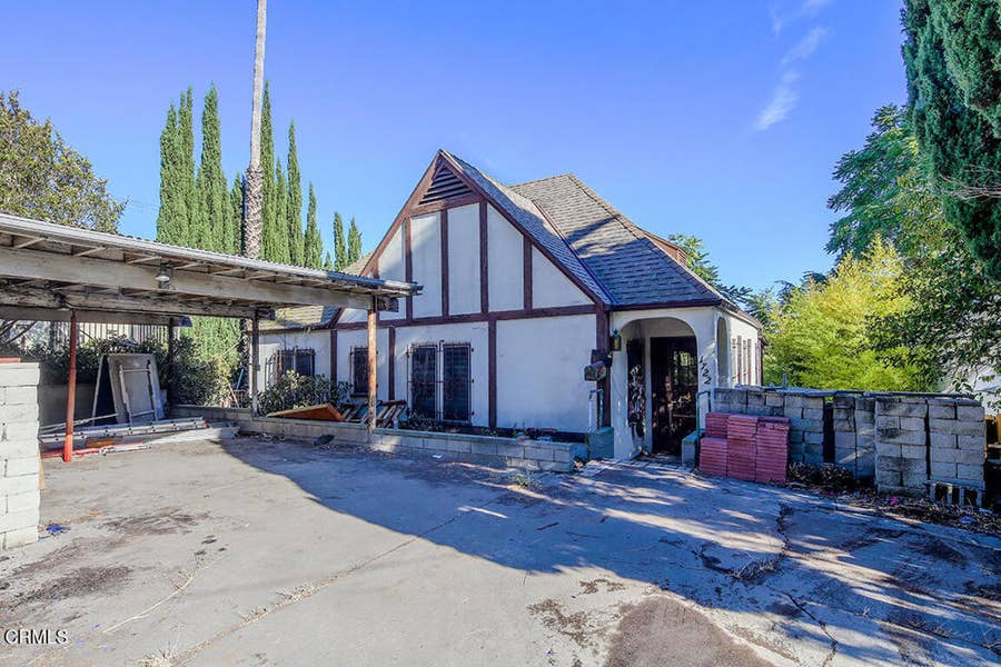 Property photo for 1722 Redesdale Avenue, Los Angeles, CA