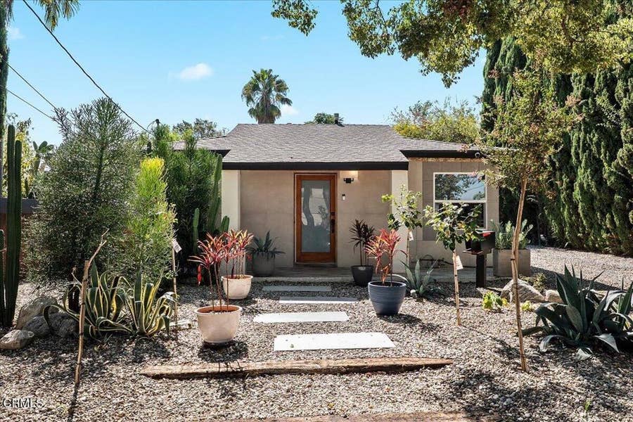 Property photo for 261 N Oak Ave Avenue, Pasadena, CA