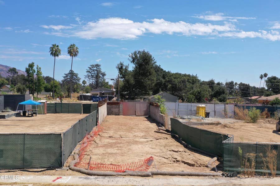 Property photo for 2668 Fair Oaks Avenue, Altadena, CA
