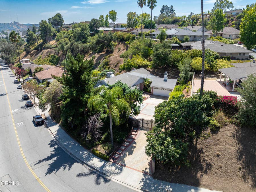 Property photo for 1480 E Glenoaks Boulevard, Glendale, CA