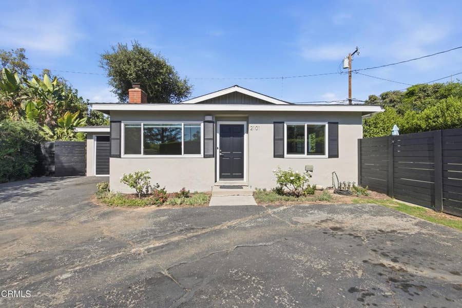 Property photo for 2101 Minoru Drive, Altadena, CA