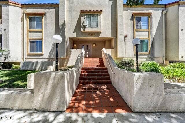 Property photo for 430 N Holliston Avenue, #103, Pasadena, CA