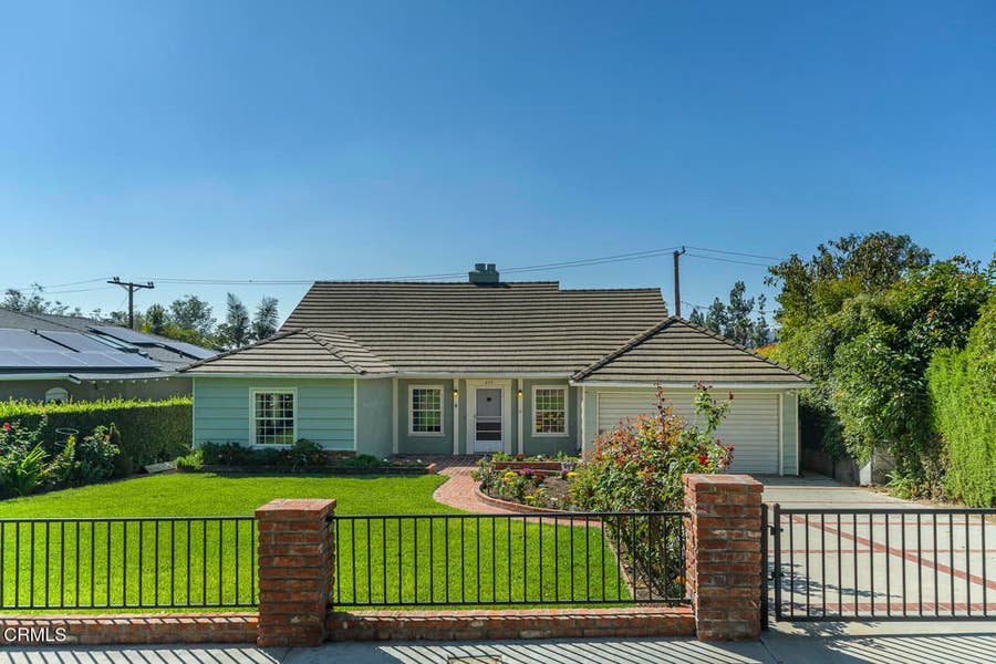 Property photo for 822 Salisbury Road, La Canada Flintridge, CA