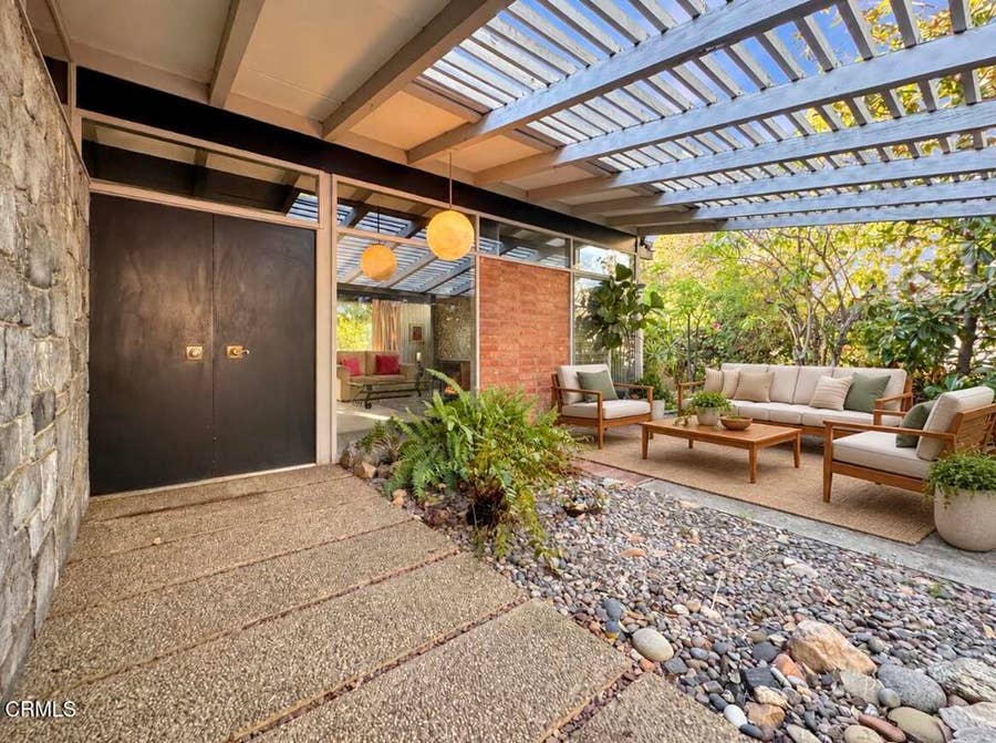 Property photo for 925 Monarch Drive, La Canada Flintridge, CA
