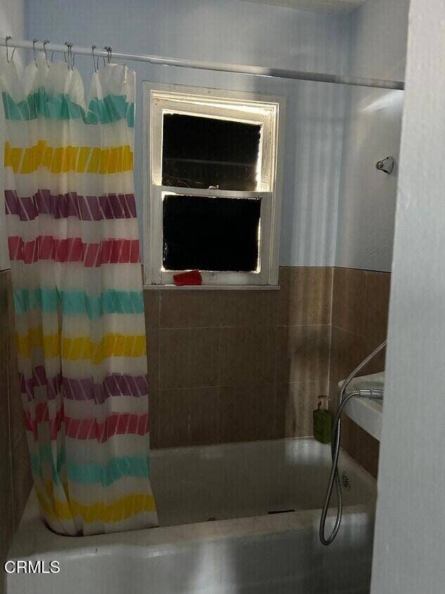 8858