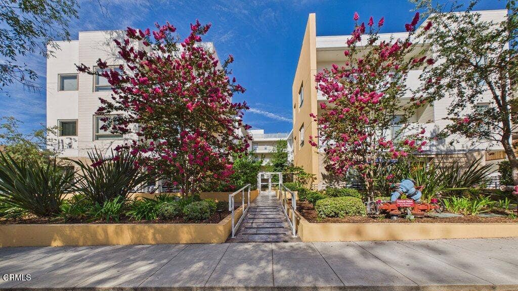 137 S Wilson Avenue, #207, Pasadena, CA 91106 001_cam06539g6-pr0036-still020_66