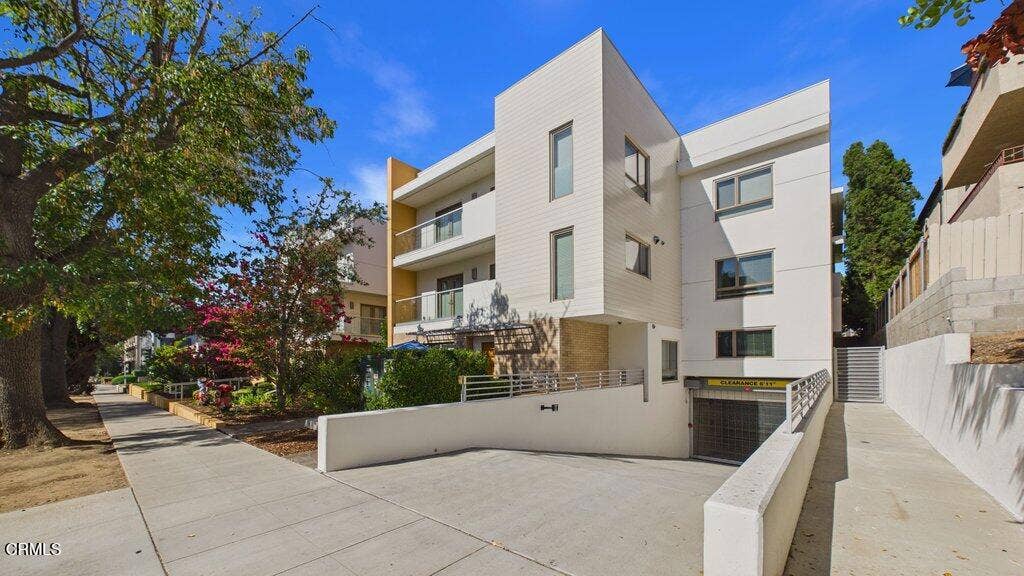 137 S Wilson Avenue, #207, Pasadena, CA 91106 002_cam06539g6-pr0036-still021_378