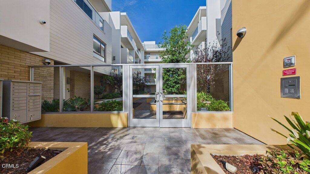 137 S Wilson Avenue, #207, Pasadena, CA 91106 004_cam06539g6-pr0036-still019_793