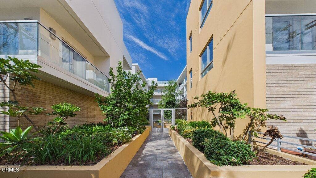 137 S Wilson Avenue, #207, Pasadena, CA 91106 003_cam06539g6-pr0037-still026_990