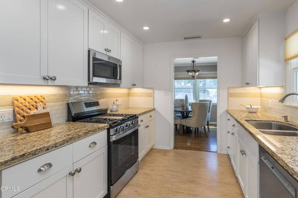258 N Mayflower Avenue, Monrovia, CA 91016 11-Kitchen -2