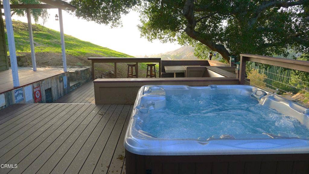 Airlie_Deck_Features3