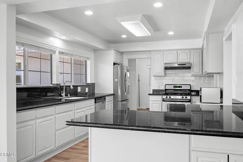 1715 La Barranca Road, La Canada Flintridge, CA 91011 snaplistla_12 (1)
