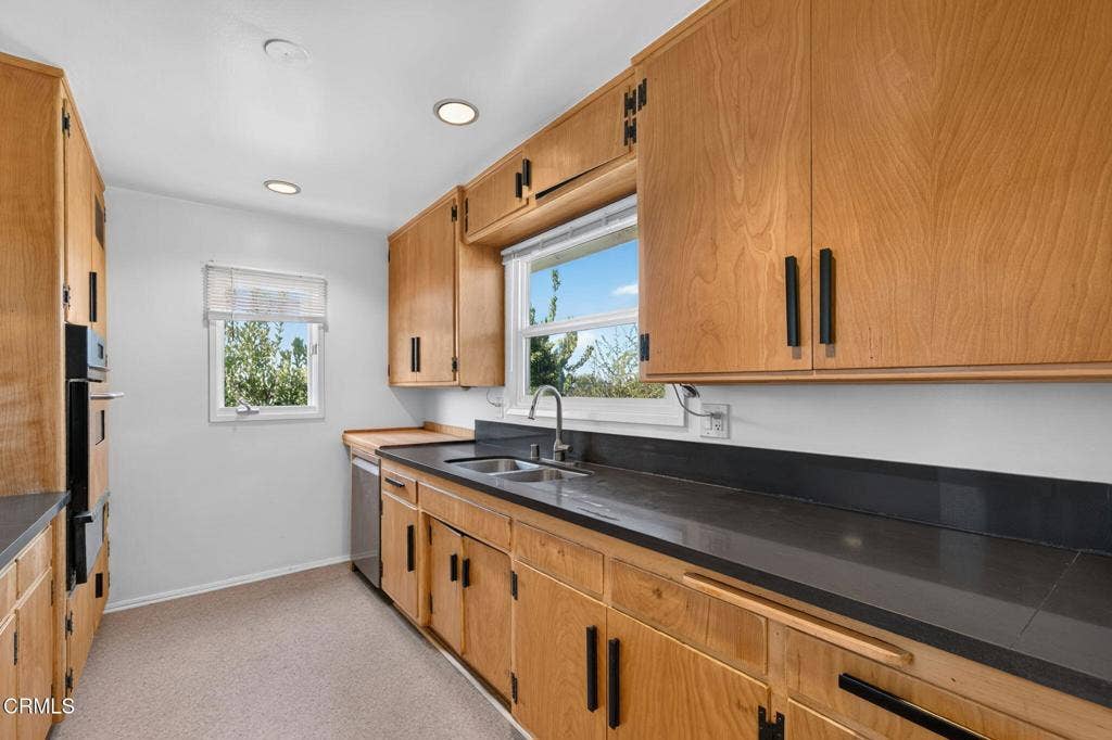 18-web-or-mls-1751 Lucretia Ave_MEDIA360