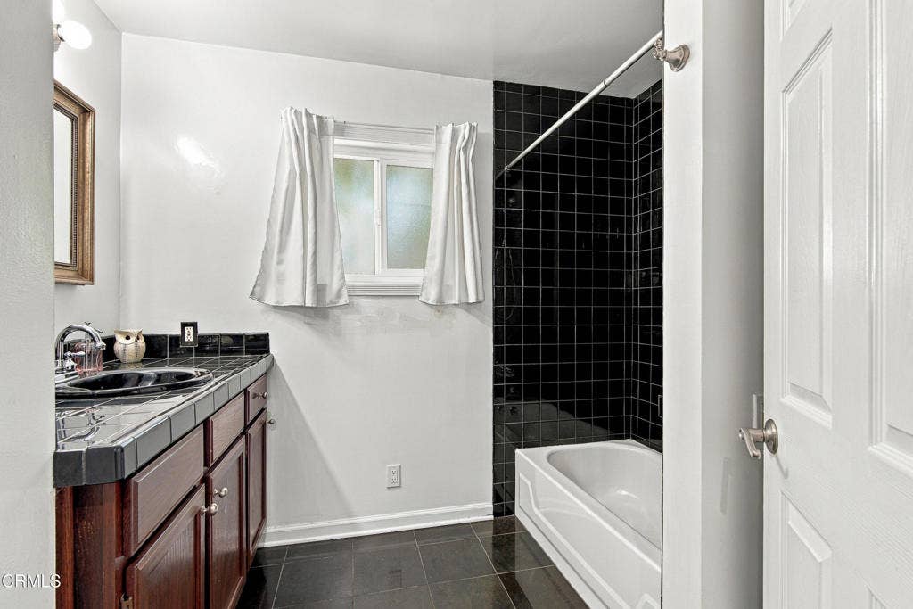 1007 Rose Avenue, Pasadena, CA 91107 egpimaging_1007RoseAve_053_FLEXMLS