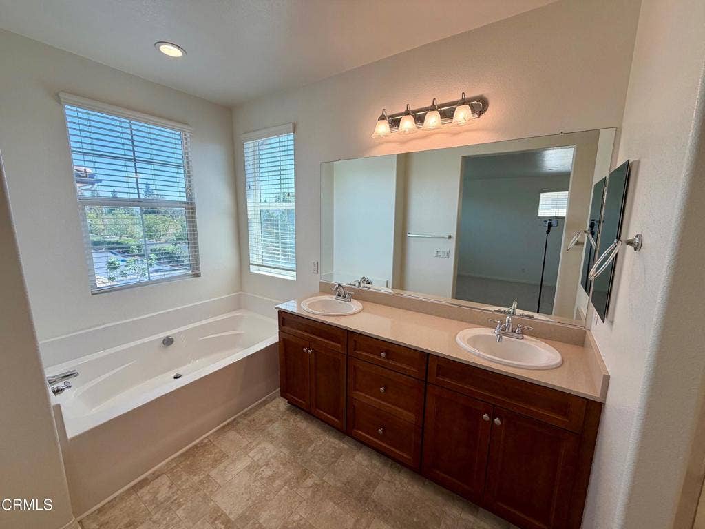 699 S Mandarin Lane, Rialto, CA 92376 11