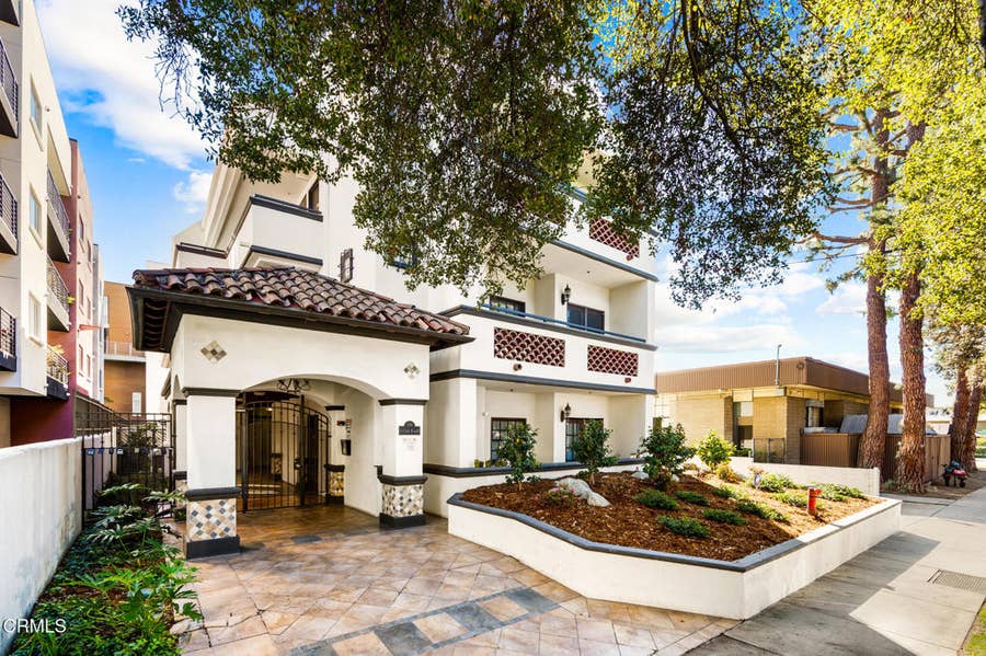 Property photo for 156 S Oak Knoll Avenue, #305, Pasadena, CA