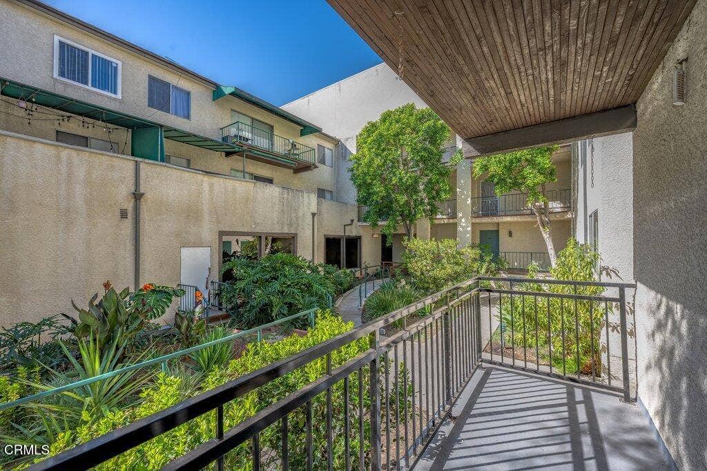 5460 White Oak Avenue, #A106, Los Angeles, CA 91316 017__zuw8819_20_21_975