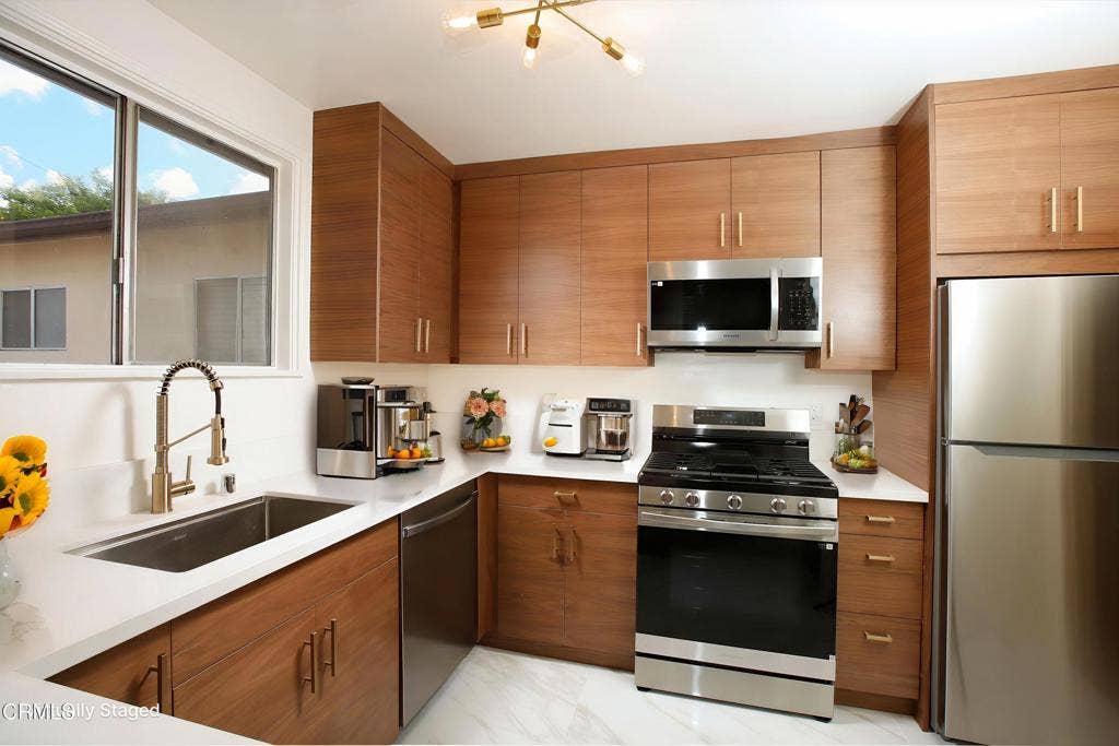 7046 Murietta Avenue, Van Nuys, CA 91405 _MG_5171-2 - Kitchen - Standard - 1