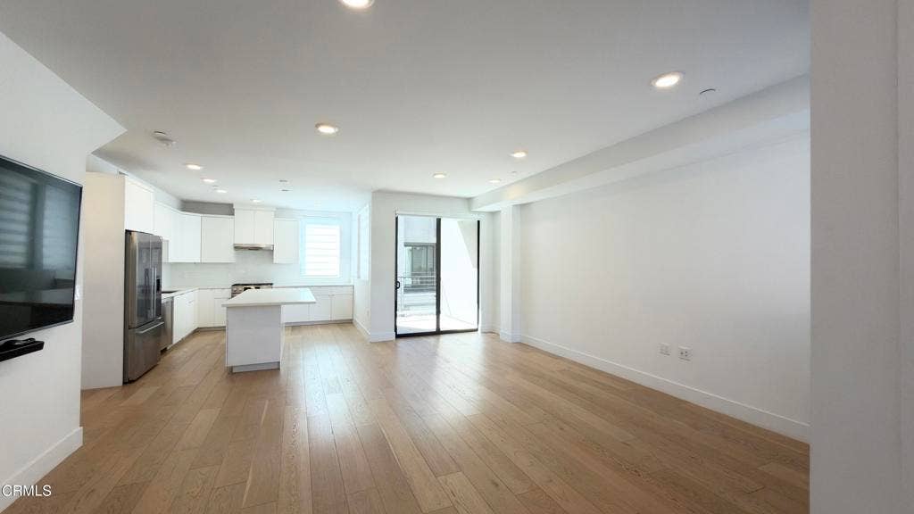 2172 Clifford Street, Los Angeles, CA 90026 2. Living room_1_IMG_0400