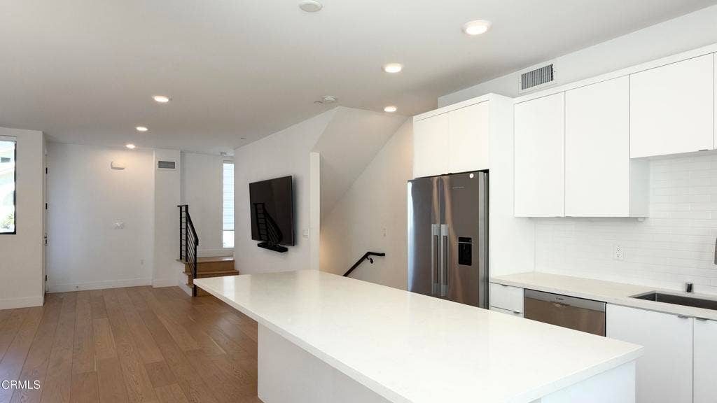 2172 Clifford Street, Los Angeles, CA 90026 8. kitchen_3_IMG_0408