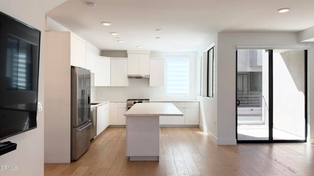 2172 Clifford Street, Los Angeles, CA 90026 6. kitchen_IMG_0406 1