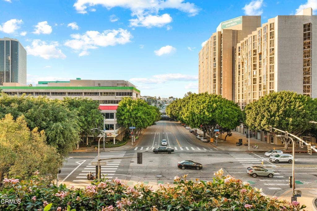 880 W 1st Street, #302, Los Angeles, CA 90012 #302-133