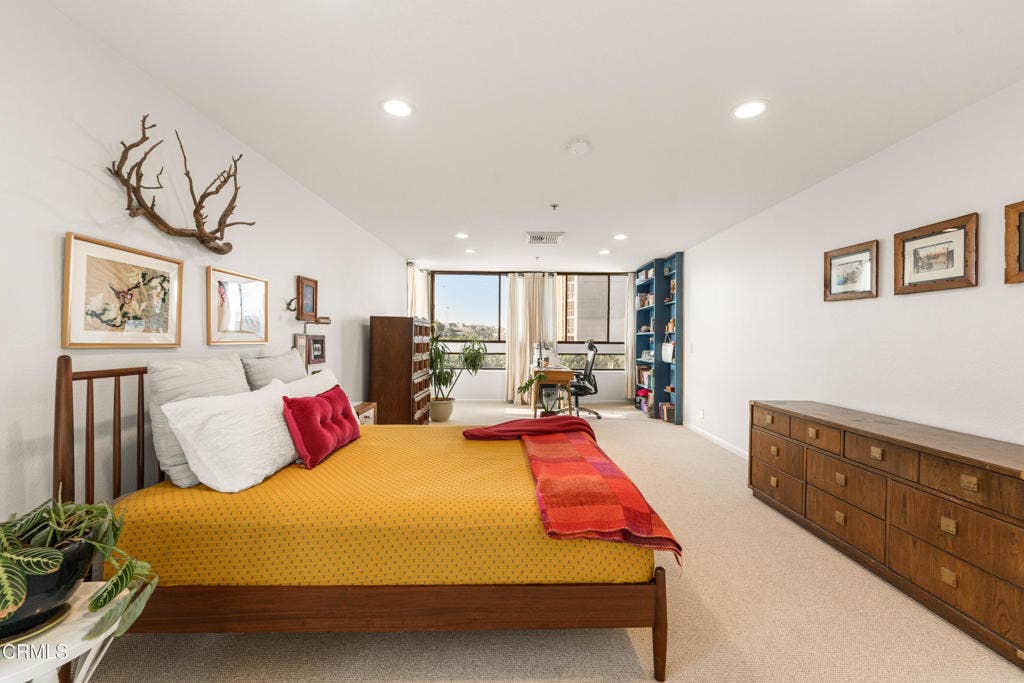 880 W 1st Street, #302, Los Angeles, CA 90012 #302-60