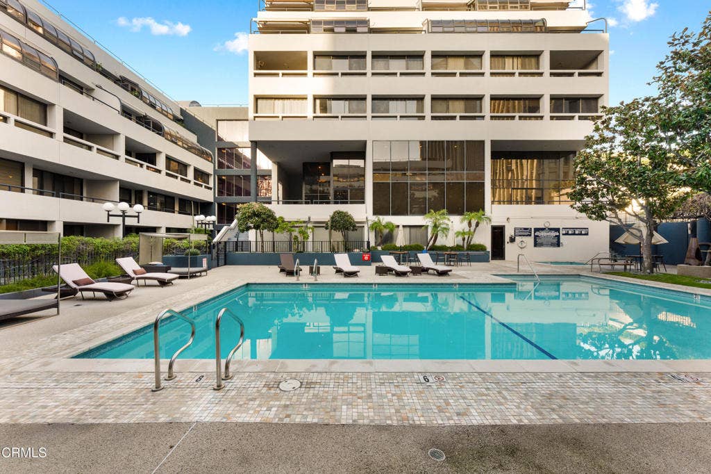 880 W 1st Street, #302, Los Angeles, CA 90012 #302-118