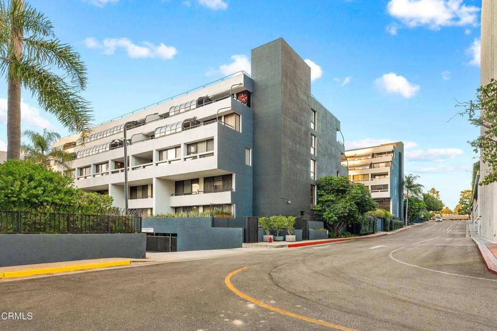 880 W 1st Street, #302, Los Angeles, CA 90012 #302-149