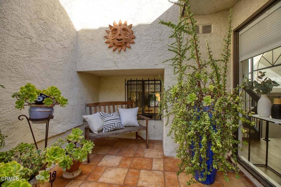 Property photo for 50 Glenflow Court, Glendale, CA