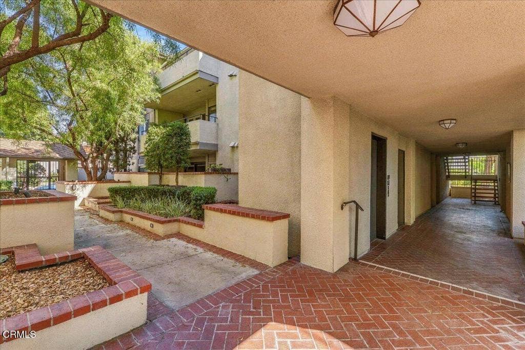 44-44 - 1000 E California Blvd #105