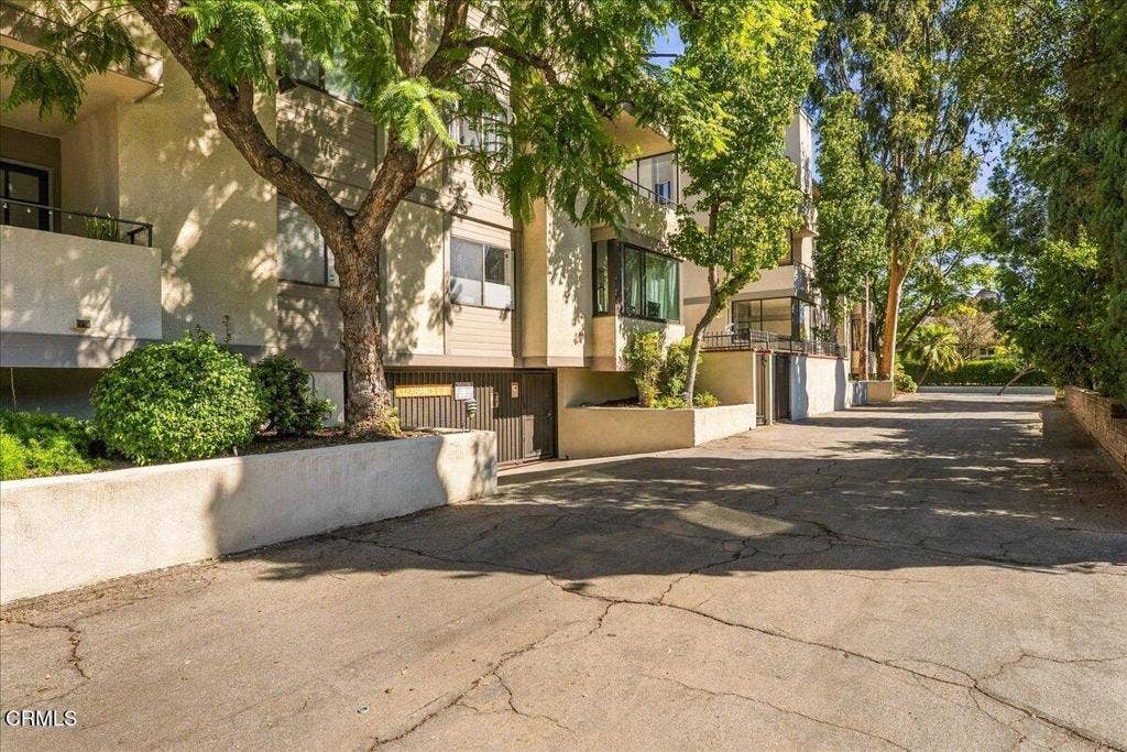 47-47 - 1000 E California Blvd #105