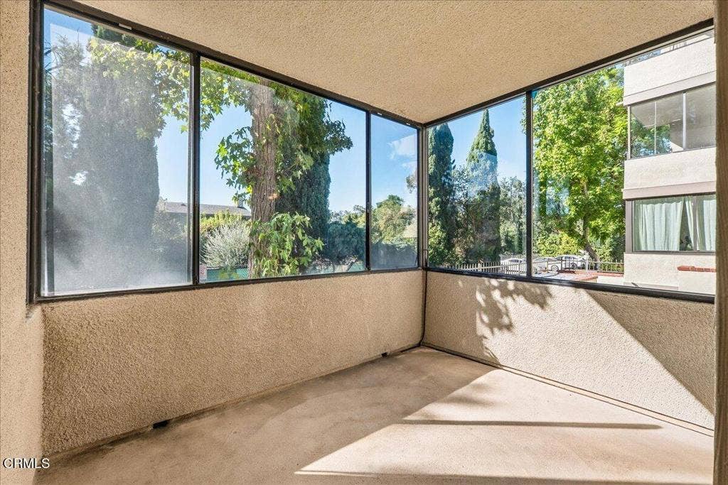 37-37 - 1000 E California Blvd #105