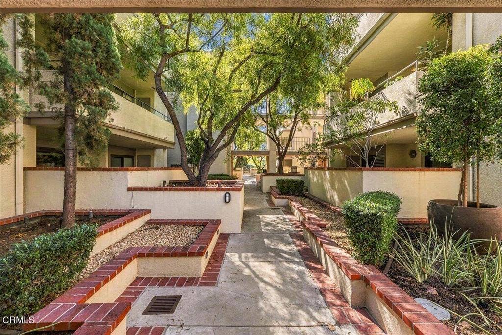46-46 - 1000 E California Blvd #105