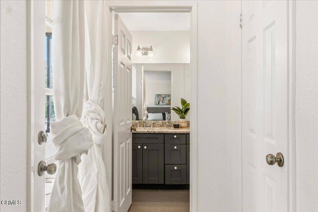 33-33 - 1000 E California Blvd #105