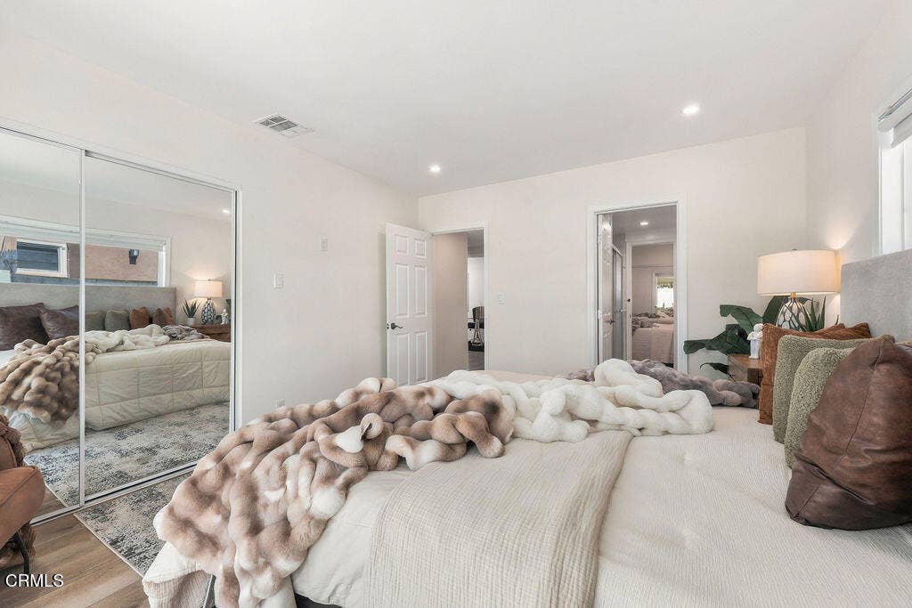 8334 Gladbeck Avenue, Northridge, CA 91324 IrenBzunixNorthridgephotos-10