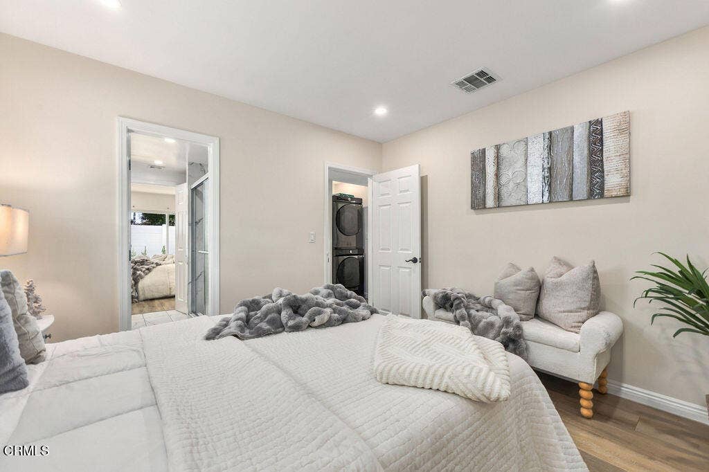 8334 Gladbeck Avenue, Northridge, CA 91324 IrenBzunixNorthridgephotos-4