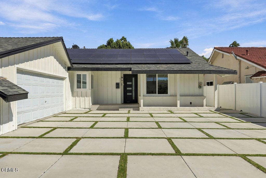8334 Gladbeck Avenue, Northridge, CA 91324 IrenBzunixNorthridgephotoss-6