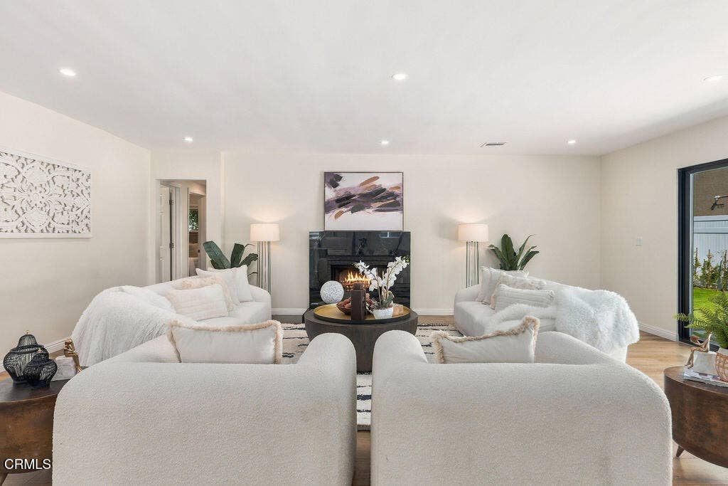 8334 Gladbeck Avenue, Northridge, CA 91324 IrenBzunixNorthridgephotos-21