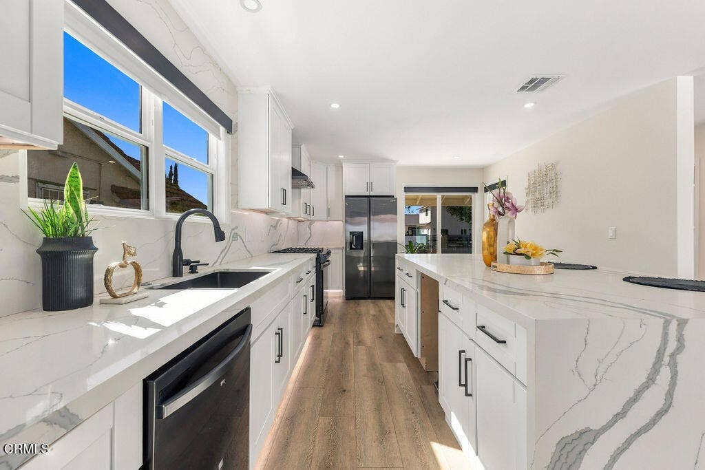8334 Gladbeck Avenue, Northridge, CA 91324 IrenBzunixNorthridgephotos-28