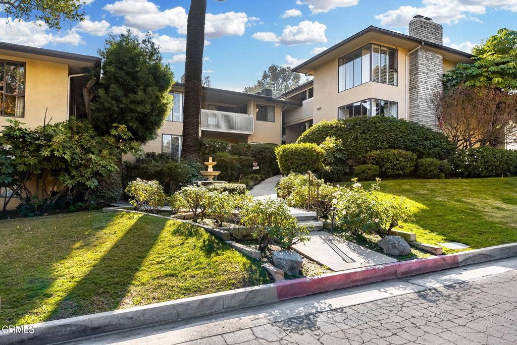 945 S Orange Grove Boulevard, #E, Pasadena, CA 91105 22-web-or-mls-DSC00049-3-23